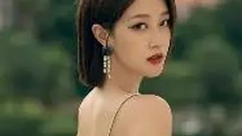 罗永浩公开早年照片反驳“开端”恶评：绝不相似，已将评论者移除好友